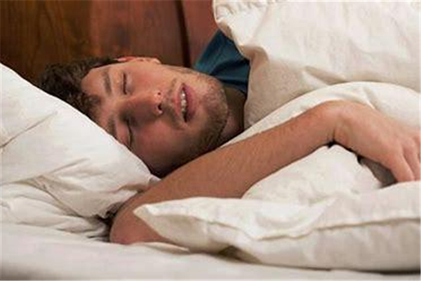 睡覺一天睡幾個小時正常 睡覺睡不醒是什么原因 睡覺一天睡幾個小時正常 睡覺睡不醒是什么原因