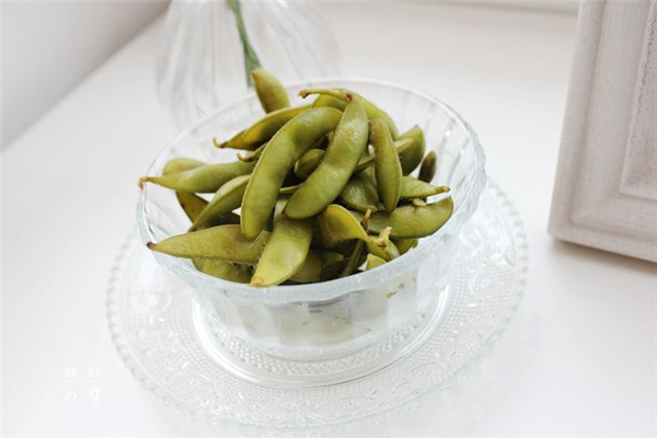 毛豆煮完泡多久才入味 毛豆煮完泡一夜會壞嗎 毛豆煮完泡多久才入味 毛豆煮完泡一夜會壞嗎