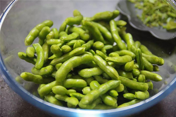 毛豆煮完泡多久才入味 毛豆煮完泡一夜會壞嗎 毛豆煮完泡多久才入味 毛豆煮完泡一夜會壞嗎