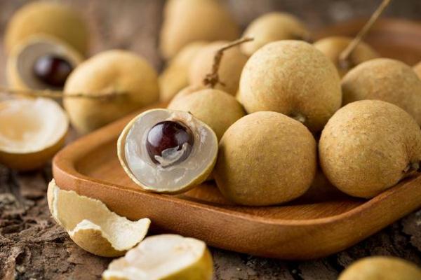 龍眼可以補(bǔ)氣血嗎 龍眼可以補(bǔ)腎嗎 龍眼可以補(bǔ)氣血嗎 龍眼可以補(bǔ)腎嗎