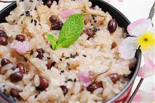 糯米吃多了胃不舒服怎么辦 糯米吃多了對(duì)身體有什么壞處 糯米吃多了胃不舒服怎么辦 糯米吃多了對(duì)身體有什么壞處