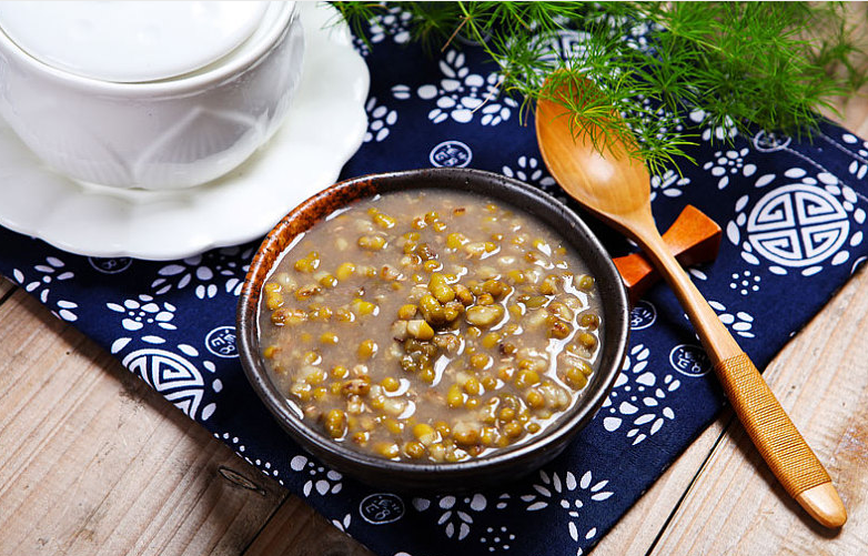 綠豆冰是什么東西 綠豆冰是不是下火的 綠豆冰是什么東西 綠豆冰是不是下火的