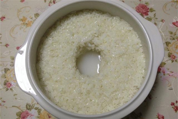 糯米做酒釀要浸泡多長時間 糯米做酒釀太甜了怎么辦