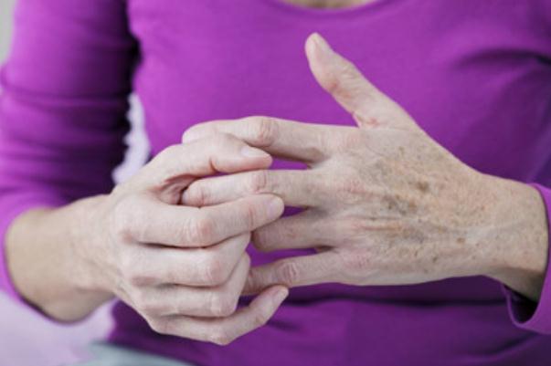 風(fēng)濕病會傳染他人嗎 風(fēng)濕病會發(fā)燒嗎 風(fēng)濕病會傳染他人嗎 風(fēng)濕病會發(fā)燒嗎