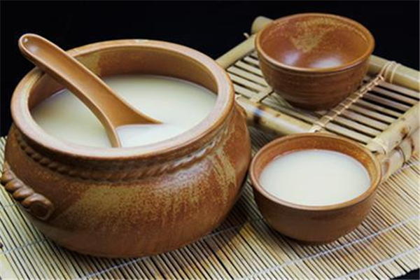 米酒做好后怎么長期保存 米酒放冰箱可以放多久 米酒做好后怎么長期保存 米酒放冰箱可以放多久