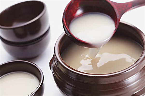 米酒用長糯米還是圓糯米 米酒用什么米做好一些 米酒用長糯米還是圓糯米 米酒用什么米做好一些