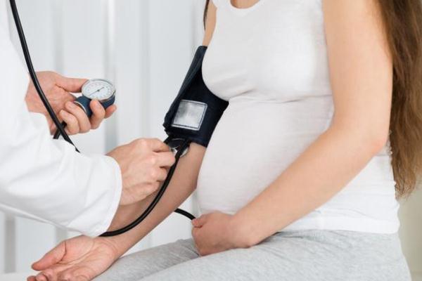 孕期高血壓會早產(chǎn)嗎 孕期高血壓會導(dǎo)致胎兒偏小嗎 孕期高血壓會早產(chǎn)嗎 孕期高血壓會導(dǎo)致胎兒偏小嗎