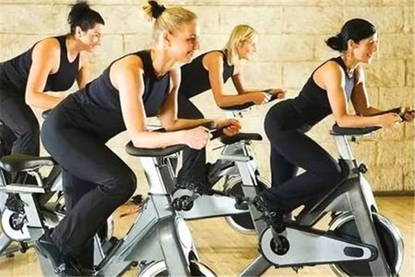 騎動感單車能瘦哪些部位 騎動感單車的正確姿勢 騎動感單車能瘦哪些部位 騎動感單車的正確姿勢