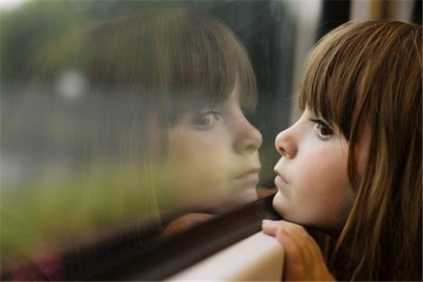 自卑的人怎么治愈自己 自卑的人怎么提高自信 自卑的人怎么治愈自己 自卑的人怎么提高自信