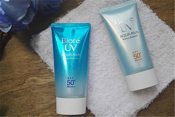 碧柔防曬霜防曬效果怎么樣 碧柔防曬霜軍訓(xùn)用怎么樣 碧柔防曬霜防曬效果怎么樣 碧柔防曬霜軍訓(xùn)用怎么樣