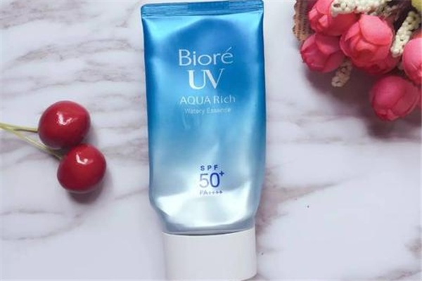 碧柔防曬霜用洗面奶可以洗掉嗎 碧柔防曬霜要不要卸妝 碧柔防曬霜用洗面奶可以洗掉嗎 碧柔防曬霜要不要卸妝