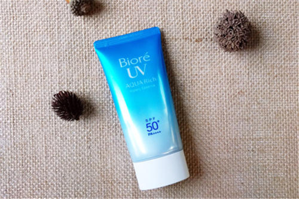 碧柔防曬霜防曬效果怎么樣 碧柔防曬霜軍訓(xùn)用怎么樣 碧柔防曬霜防曬效果怎么樣 碧柔防曬霜軍訓(xùn)用怎么樣