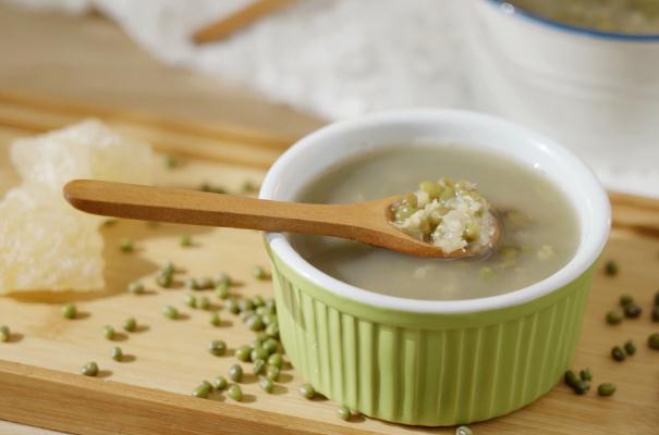 喝綠豆湯可以喝酒嗎 喝綠豆湯可以吃蝦嗎 喝綠豆湯可以喝酒嗎 喝綠豆湯可以吃蝦嗎