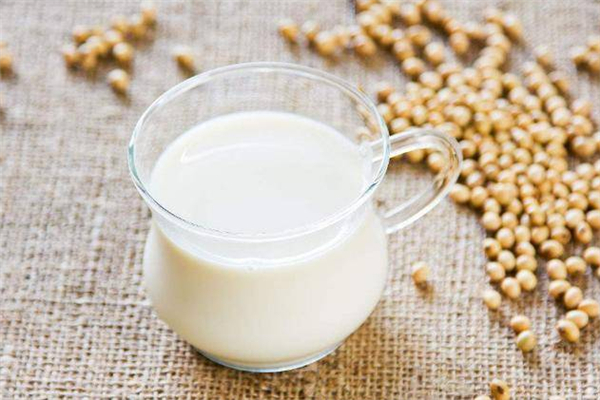 豆?jié){喝無(wú)糖的好還是加糖的好 豆?jié){會(huì)不會(huì)長(zhǎng)胖 豆?jié){喝無(wú)糖的好還是加糖的好 豆?jié){會(huì)不會(huì)長(zhǎng)胖