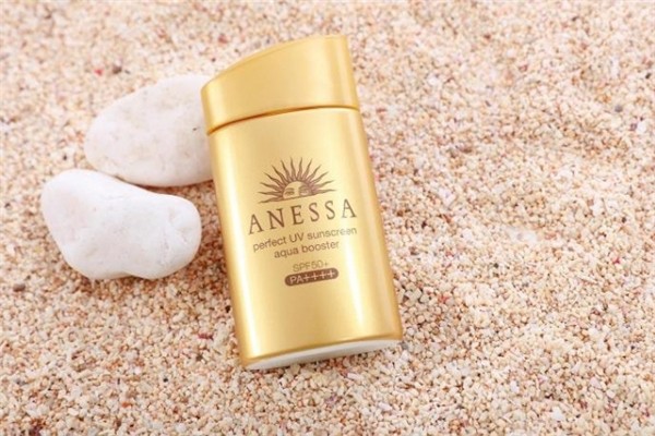 軍訓(xùn)多久補(bǔ)一次防曬 軍訓(xùn)防曬霜哪個牌子效果好