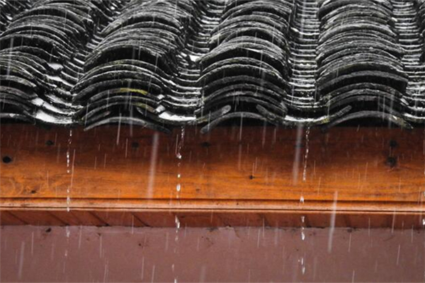 梅雨季節(jié)要開空調除濕有用嗎 梅雨季節(jié)開空調還要開加濕器嗎 梅雨季節(jié)要開空調除濕有用嗎 梅雨季節(jié)開空調還要開加濕器嗎