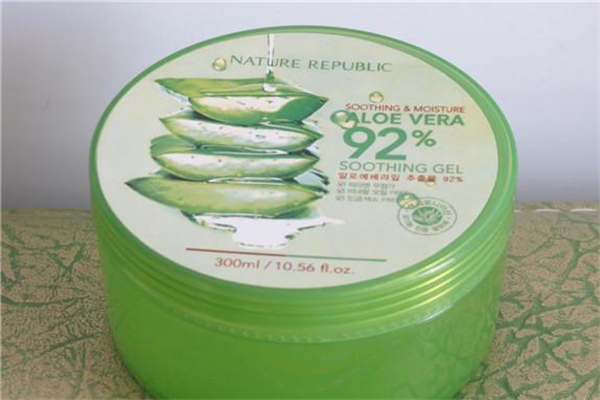 蘆薈膠會導(dǎo)致毛孔堵塞嗎 蘆薈膠注意事項 蘆薈膠會導(dǎo)致毛孔堵塞嗎 蘆薈膠注意事項