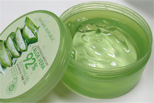 蘆薈膠買百分之99的好還是92 買蘆薈膠應(yīng)該怎么選擇 蘆薈膠買百分之99的好還是92 買蘆薈膠應(yīng)該怎么選擇
