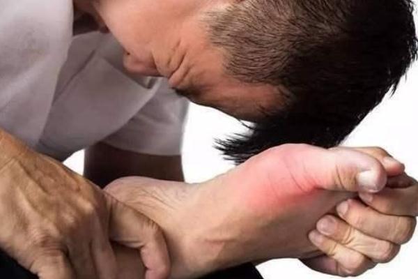 痛風(fēng)要做哪些檢查項目 痛風(fēng)有遺傳性嗎 痛風(fēng)要做哪些檢查項目 痛風(fēng)有遺傳性嗎