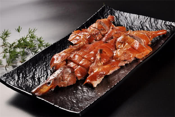 鴨肉性寒還是熱 鴨肉吃了會(huì)上火嗎 鴨肉性寒還是熱 鴨肉吃了會(huì)上火嗎