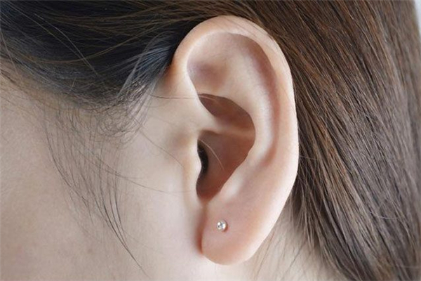 打耳洞要多長時間才能摘耳釘 打耳洞后怎么護(hù)理 打耳洞要多長時間才能摘耳釘 打耳洞后怎么護(hù)理
