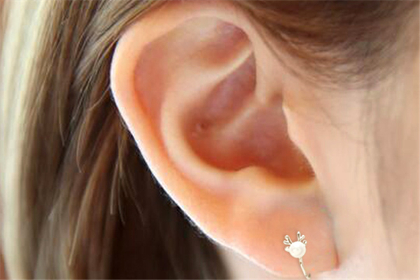 打耳洞用什么消毒比較好 打耳洞用酒精還是碘伏 打耳洞用什么消毒比較好 打耳洞用酒精還是碘伏