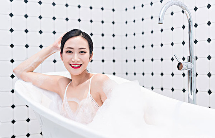 夏天泡熱水澡好不好 夏天泡熱水澡能減肥嗎 夏天泡熱水澡好不好 夏天泡熱水澡能減肥嗎