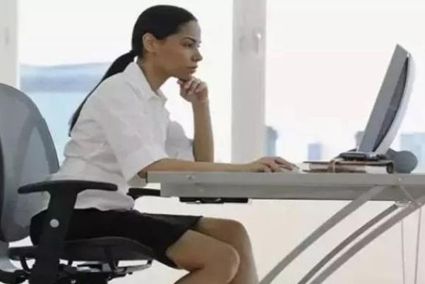 久坐腰酸痛是什么原因 久坐腰酸痛如何緩解 久坐腰酸痛是什么原因 久坐腰酸痛如何緩解