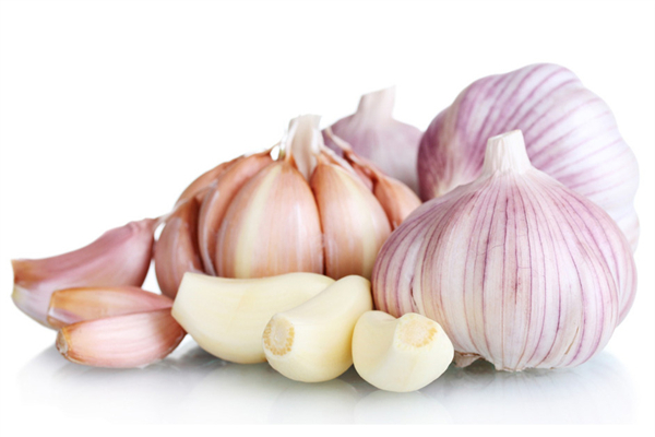 大蒜的功效和作用 大蒜能殺死幽門(mén)桿菌嗎 大蒜的功效和作用 大蒜能殺死幽門(mén)桿菌嗎