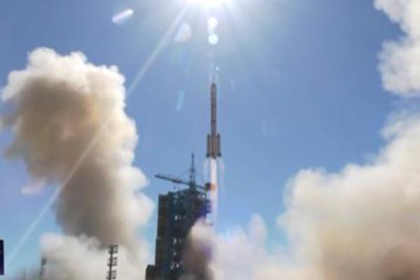 神十二返回艙將于東風(fēng)著陸場(chǎng)著陸 搜救分隊(duì)已準(zhǔn)備21年 神十二返回艙將于東風(fēng)著陸場(chǎng)著陸 搜救分隊(duì)已準(zhǔn)備21年