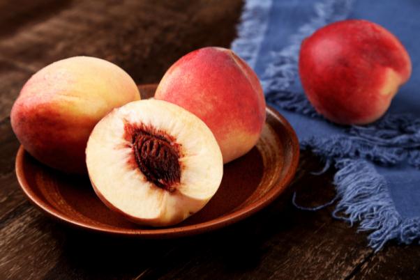 吃桃子會不會長胖 吃桃子要不要剝皮 吃桃子會不會長胖 吃桃子要不要剝皮