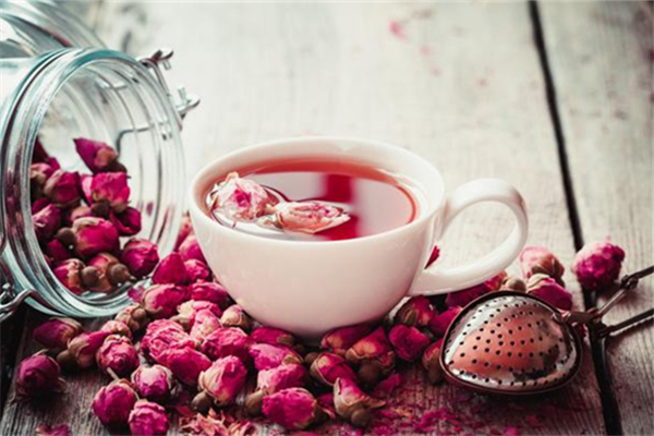 玫瑰花茶用多少度的水沖泡最好 玫瑰花茶的泡法 玫瑰花茶用多少度的水沖泡最好 玫瑰花茶的泡法
