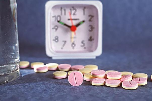 安眠藥是毒藥嗎 鎮(zhèn)靜藥和安眠藥的區(qū)別 安眠藥是毒藥嗎 鎮(zhèn)靜藥和安眠藥的區(qū)別