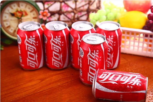 男孩開冰可樂被炸傷縫38針 冰可樂會不會爆炸 男孩開冰可樂被炸傷縫38針 冰可樂會不會爆炸