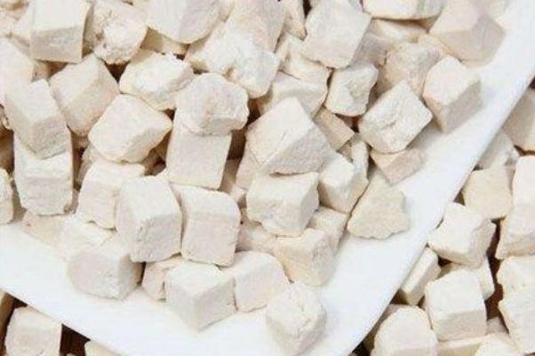 茯苓可以直接吃嗎 茯苓可以去濕氣嗎 茯苓可以直接吃嗎 茯苓可以去濕氣嗎