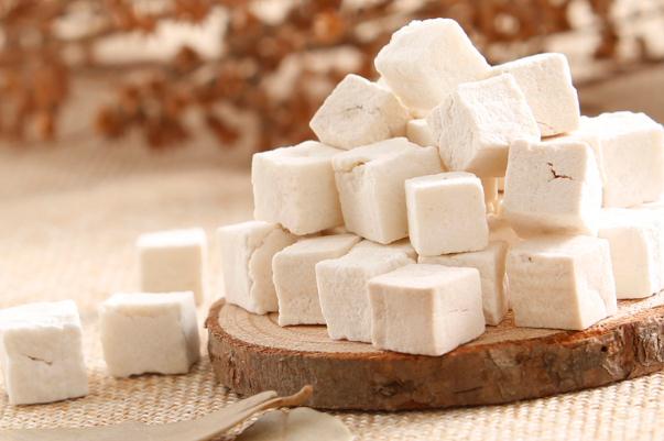 茯苓可以泡酒嗎 茯苓泡酒的功效作用 茯苓可以泡酒嗎 茯苓泡酒的功效作用