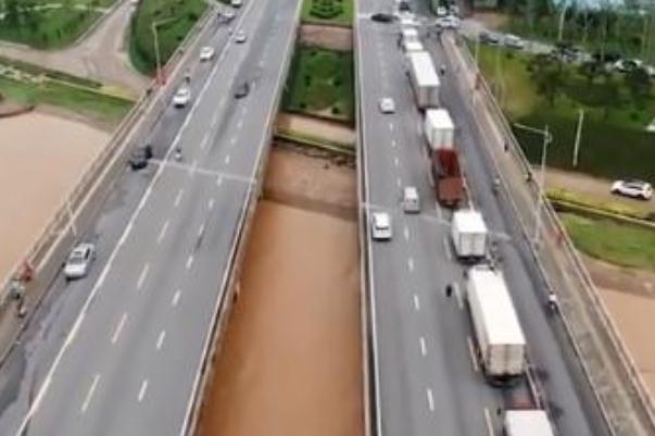 航拍雨后鄭州 暴雨是怎么形成的