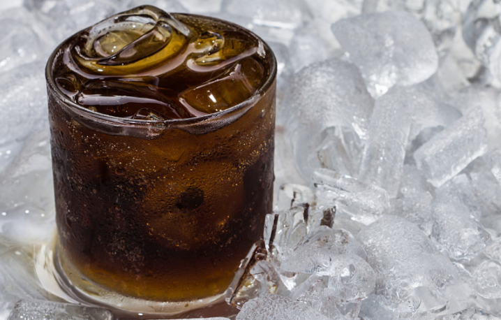 長(zhǎng)期喝冰可樂的壞處 長(zhǎng)期喝冰可樂會(huì)怎么樣