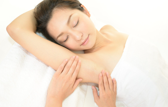 腿毛可以用修眉刀刮嗎 腿毛越刮越長(zhǎng)怎么辦 腿毛可以用修眉刀刮嗎 腿毛越刮越長(zhǎng)怎么辦