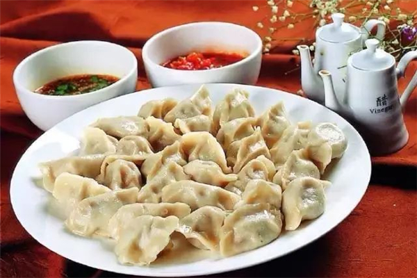 餃子冷水煮還是熱水煮 餃子下鍋要不要攪動 餃子冷水煮還是熱水煮 餃子下鍋要不要攪動