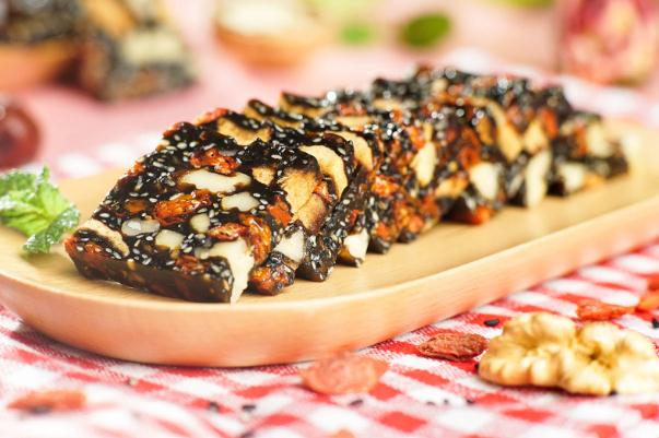 阿膠糕吃多久為一療程 阿膠糕的正確吃法 阿膠糕吃多久為一療程 阿膠糕的正確吃法