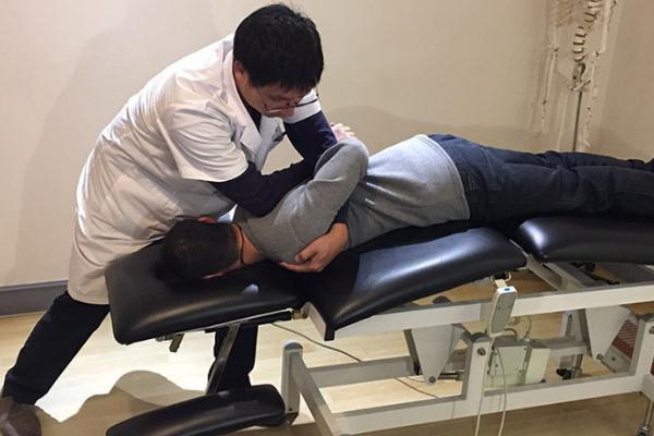 正骨可以治療脊柱側(cè)彎嗎 正骨可以治療腰椎間盤突出 正骨可以治療脊柱側(cè)彎嗎 正骨可以治療腰椎間盤突出