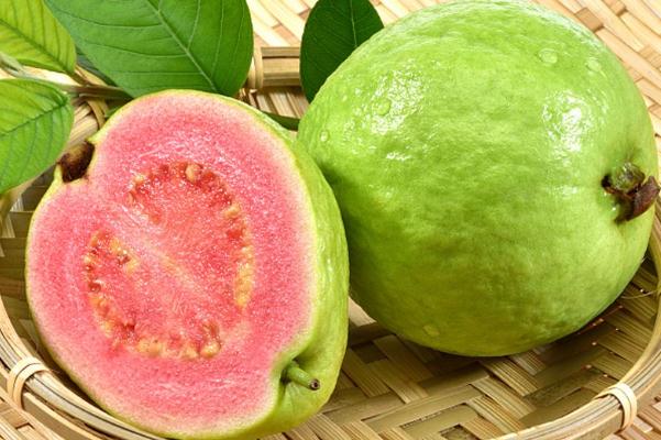 番石榴有蟲是怎么回事 孕婦吃了有蟲子的番石榴怎么辦 番石榴有蟲是怎么回事 孕婦吃了有蟲子的番石榴怎么辦