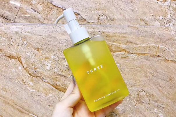 卸妝油的保質(zhì)期 卸妝油過期還能用嗎 卸妝油的保質(zhì)期 卸妝油過期還能用嗎