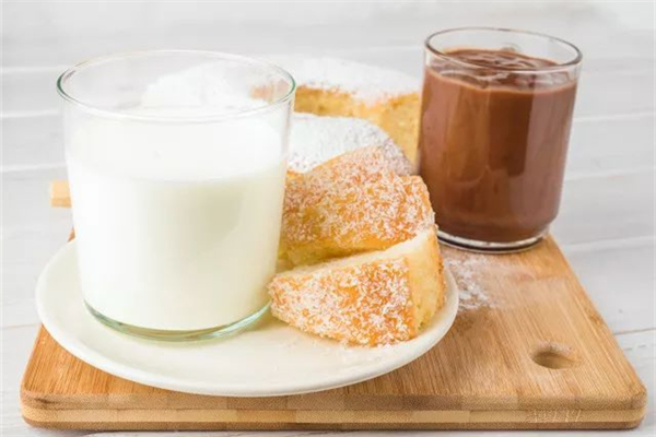 羊奶會(huì)導(dǎo)致腹瀉嗎 喝羊奶注意事項(xiàng)