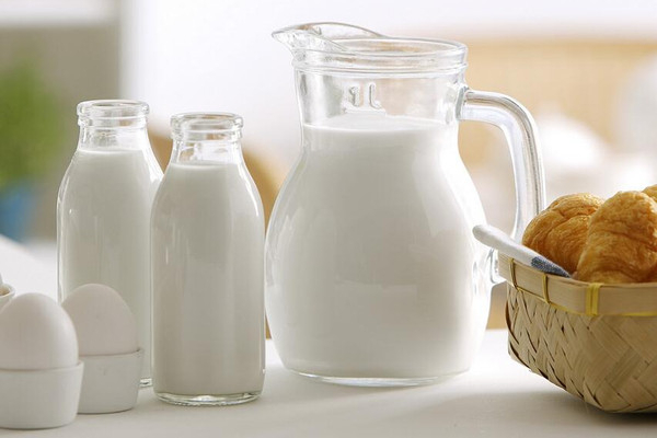 羊奶一次喝多少合適 羊奶喝多了有什么危害 羊奶一次喝多少合適 羊奶喝多了有什么危害