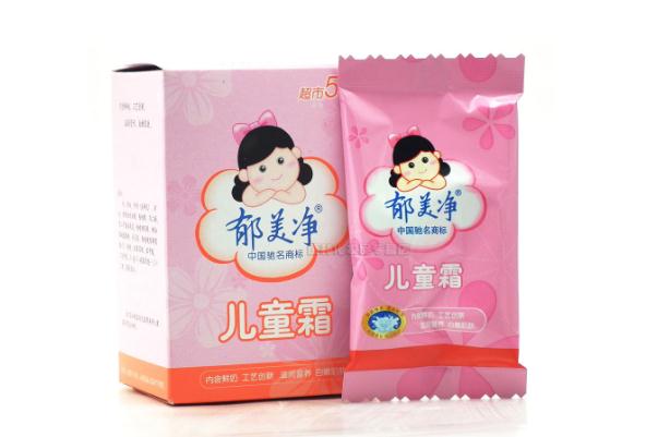 郁美凈嬰兒可以使用嗎 郁美凈一歲內(nèi)不能用 郁美凈嬰兒可以使用嗎 郁美凈一歲內(nèi)不能用