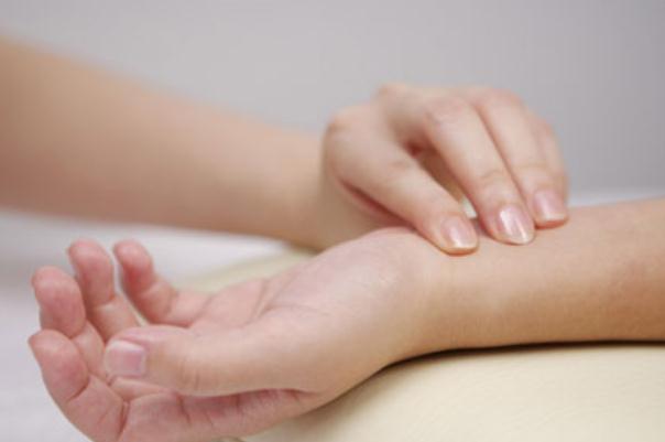 把脈是動脈還是靜脈 把脈是左手還是右手 把脈是動脈還是靜脈 把脈是左手還是右手