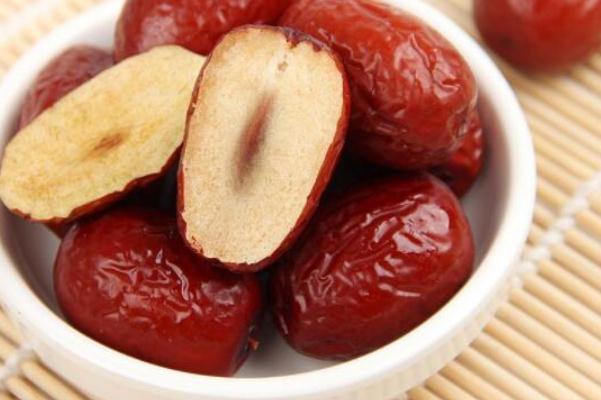 紅棗有鐵元素嗎 紅棗熱量高么 紅棗有鐵元素嗎 紅棗熱量高么