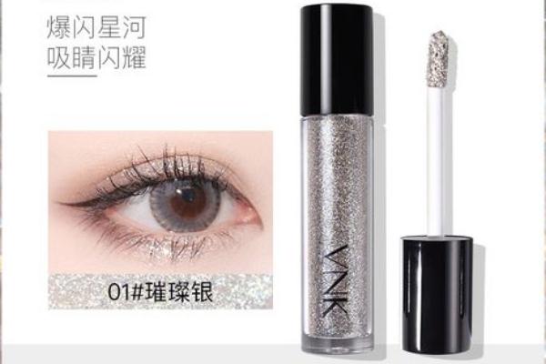 高光液可以和粉底液一起用嗎 高光液可以畫(huà)臥蠶嗎 高光液可以和粉底液一起用嗎 高光液可以畫(huà)臥蠶嗎